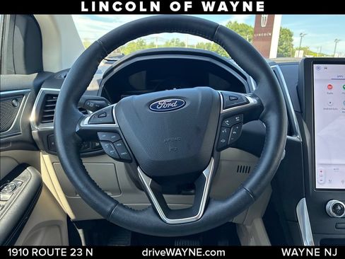 Used 2024 Ford Edge Titanium AWD/4WD image 23