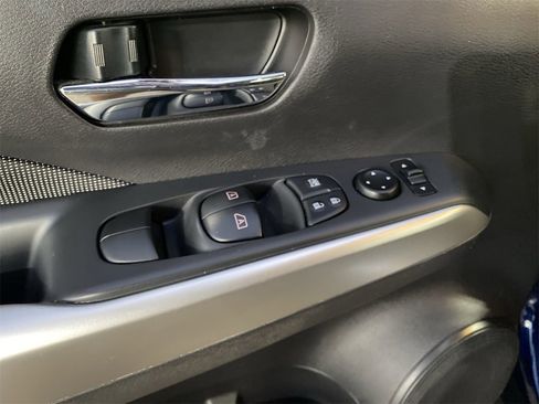 Used 2020 Nissan Kicks SV w/ Exterior Package image 20