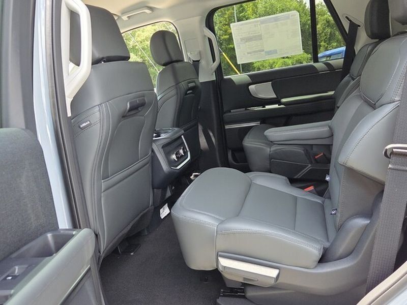 New 2027 Ford Expedition Active RWD image 9
