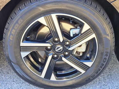 Certified 2024 Nissan Sentra SV FWD image 10