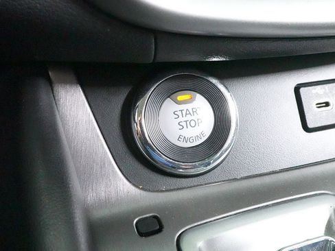 Used 2019 Nissan Murano S AWD/4WD image 16