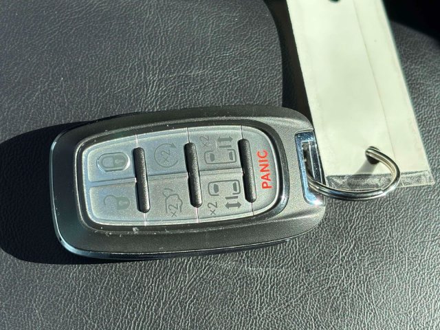 Used 2023 Chrysler Pacifica Touring-L w/ S Appearance Package FWD image 26