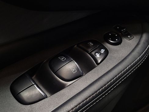 Used 2016 Nissan Murano Platinum w/ Platinum Technology Package FWD image 27