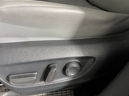 Used 2024 Toyota Sienna XLE image 23