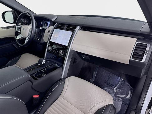 Used 2023 Land Rover Discovery HSE R-Dynamic image 32