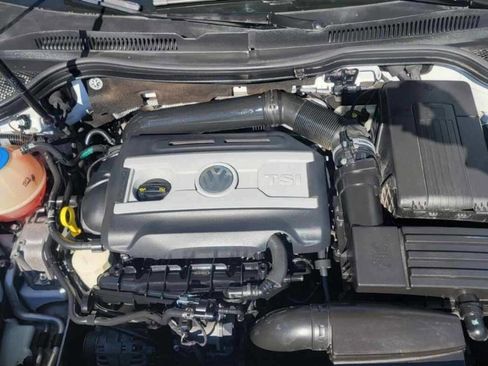 Used 2016 Volkswagen CC Trend image 24