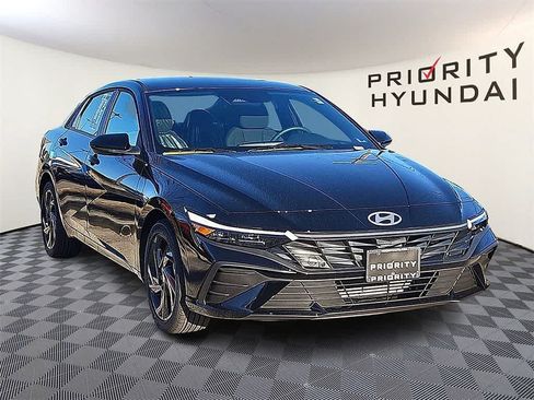 New 2026 Hyundai Elantra Sport FWD image 3