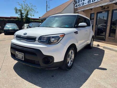 Used 2019 Kia Soul FWD image 1