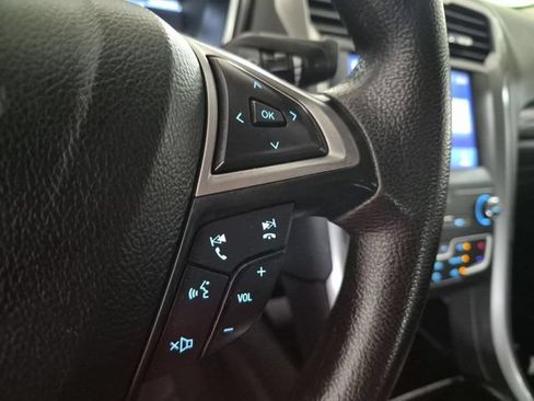Used 2020 Ford Fusion SE FWD image 20