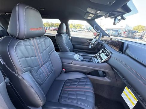 New 2026 Nissan Armada PRO-4X w/ Captain's Chari Seat Package AWD/4WD image 25