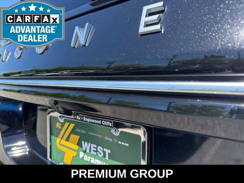 Used 2023 Jeep Wagoneer Series II w/ Premium Group I AWD/4WD image 12