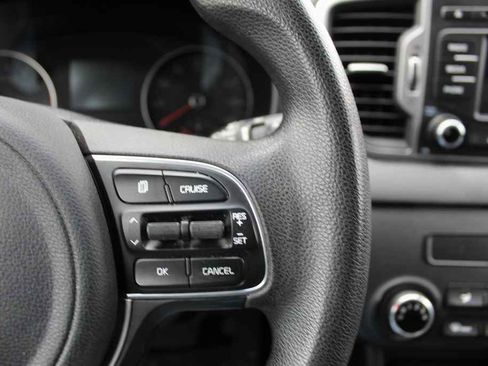 Used 2019 Kia Sportage LX AWD/4WD image 17