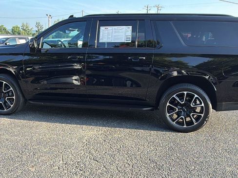 Used 2024 Chevrolet Suburban RST w/ Luxury Package AWD/4WD image 12