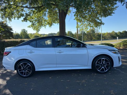 New 2025 Nissan Sentra SR image 8