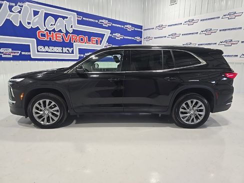 Used 2025 Buick Enclave Preferred image 5