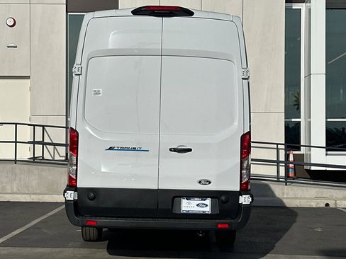 New 2026 Ford E-Transit Base image 4