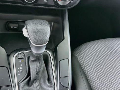 Used 2025 Kia Soul LX w/ LX Technology Package FWD image 23