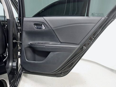 Used 2016 Honda Accord Touring image 35