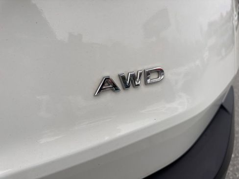 Used 2023 Nissan Rogue S image 26