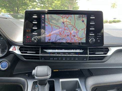 Used 2022 Toyota Sienna XLE Woodland Edition AWD/4WD image 20