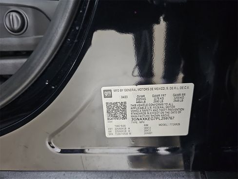 Used 2023 Chevrolet Equinox LT image 42