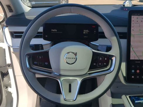 Used 2025 Volvo EX90 Ultra AWD/4WD image 21