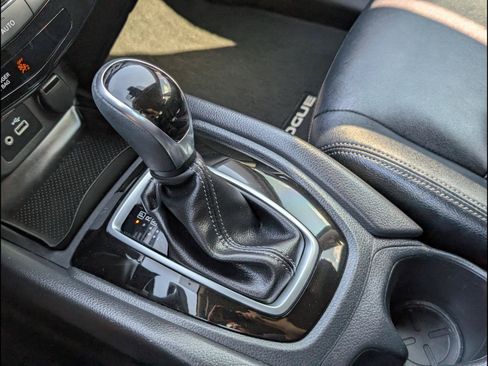 Used 2019 Nissan Rogue SV FWD image 17