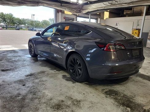 Used 2022 Tesla Model 3 Standard Range RWD image 3