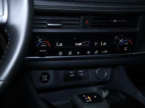 Certified 2025 Nissan Rogue SV FWD image 26