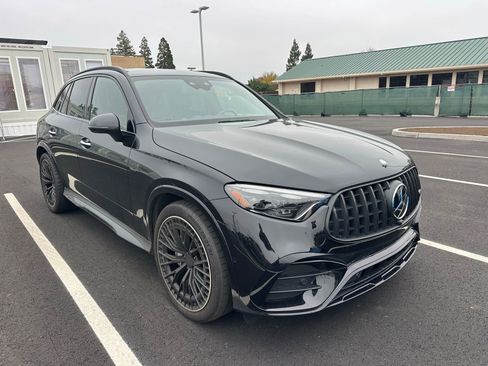 Used 2024 Mercedes-Benz GLC 43 AMG 4MATIC image 2