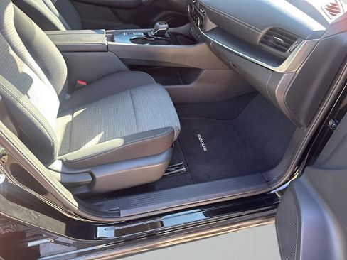 Used 2021 Nissan Rogue S image 16