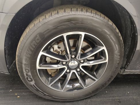 Used 2016 Dodge Grand Caravan SXT FWD image 31