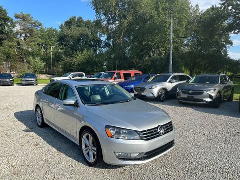 Used 2013 Volkswagen Passat TDI SEL Premium FWD image 3