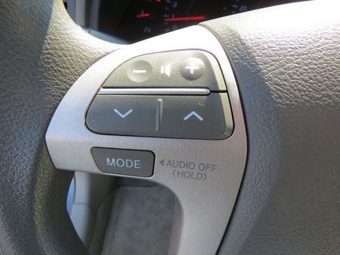 Used 2010 Toyota Camry SE image 13