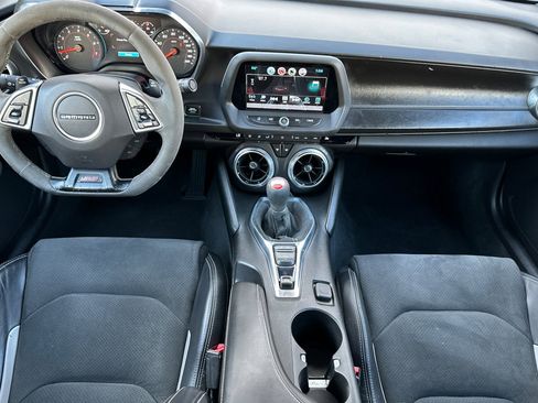 Used 2018 Chevrolet Camaro SS image 15
