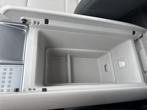 Used 2026 Hyundai Ioniq 9 Calligraphy image 29