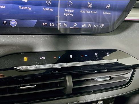 New 2026 Buick Enclave Avenir w/ Super Cruise Package AWD/4WD image 13