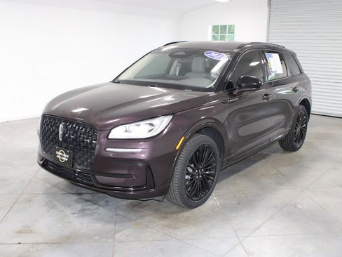 Used 2023 Lincoln Corsair Reserve w/ Jet Appearance Package AWD/4WD image 4