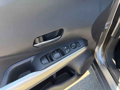 Used 2018 Nissan Kicks SV FWD image 12
