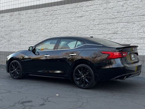 Used 2018 Nissan Maxima SR w/ Midnight Edition image 2
