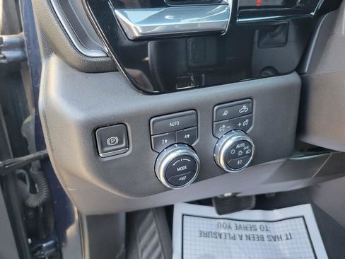 Used 2022 GMC Sierra 1500 SLT w/ SLT Convenience Package image 12