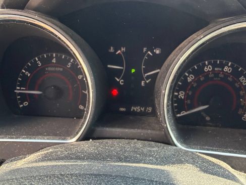 Used 2012 Toyota Highlander FWD w/ Tow Pkg image 5