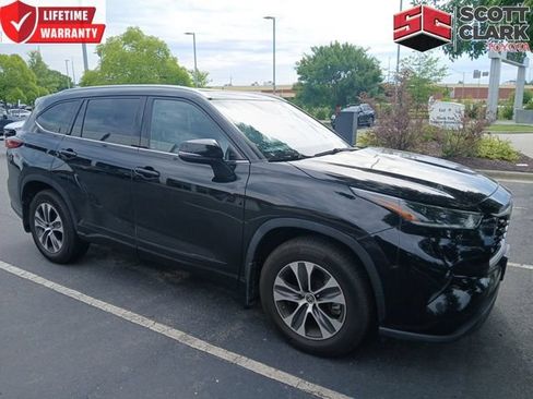 Used 2021 Toyota Highlander XLE AWD/4WD image 1