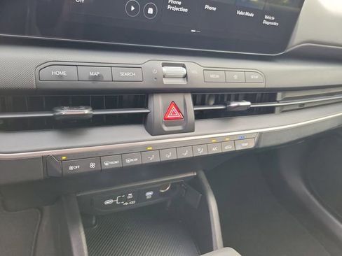 Used 2025 Kia K4 LXS image 21