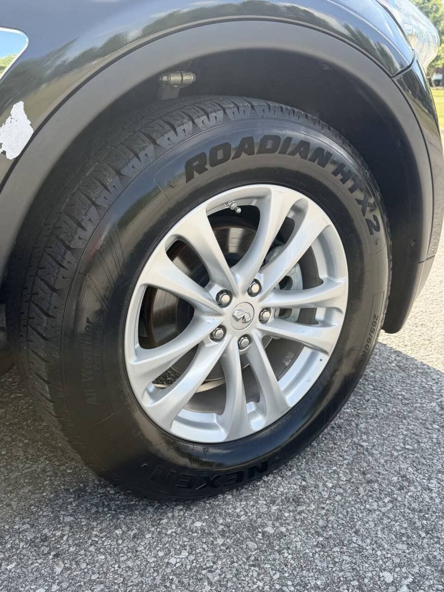Used 2014 INFINITI QX70 2WD w/ Premium Package image 25