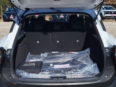 New 2025 Nissan Kicks SR