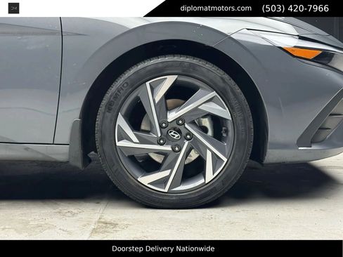 Used 2025 Hyundai Elantra Sport image 38