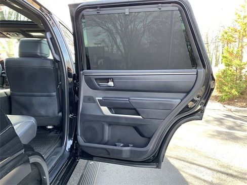 Used 2023 Toyota Sequoia Platinum image 11