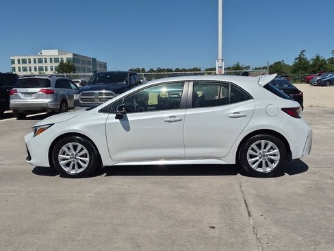 Used 2026 Toyota Corolla SE FWD image 3