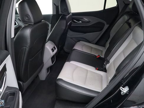 Used 2024 GMC Terrain SLT image 27
